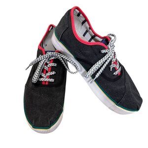 Tom’s one for one sneakers size 10